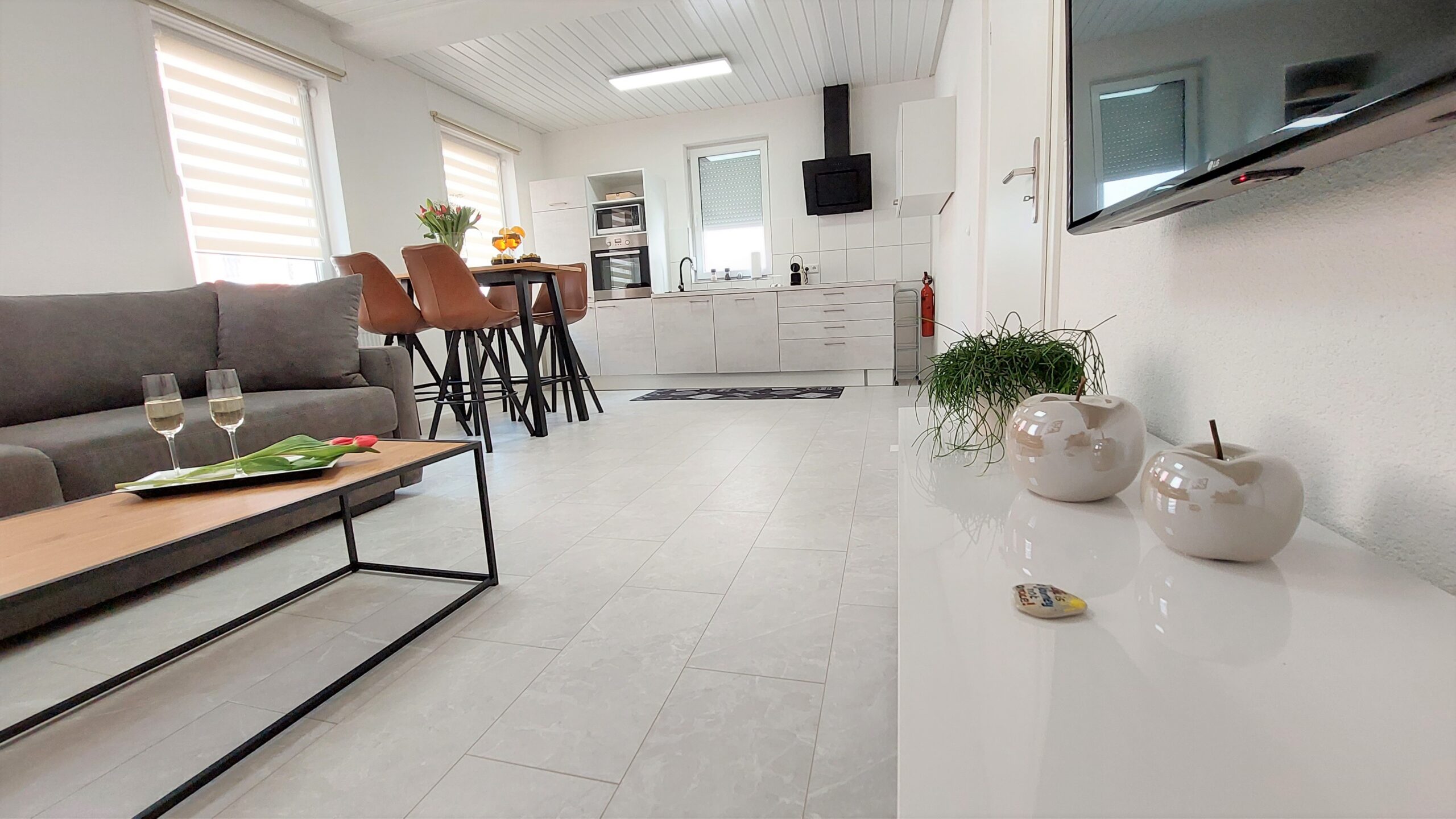 Ferienwohnung Tuttlingen Wohnzimmer mit Küche - Hill43